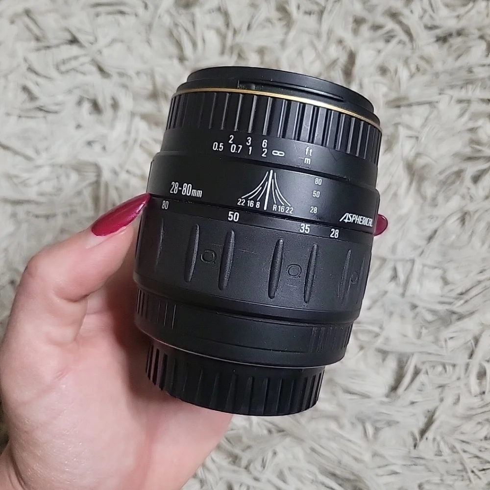 Quantaray for Minolta Lens 28-80mm Multi-coated 1:3-5-5.6 Made in Japan Camera